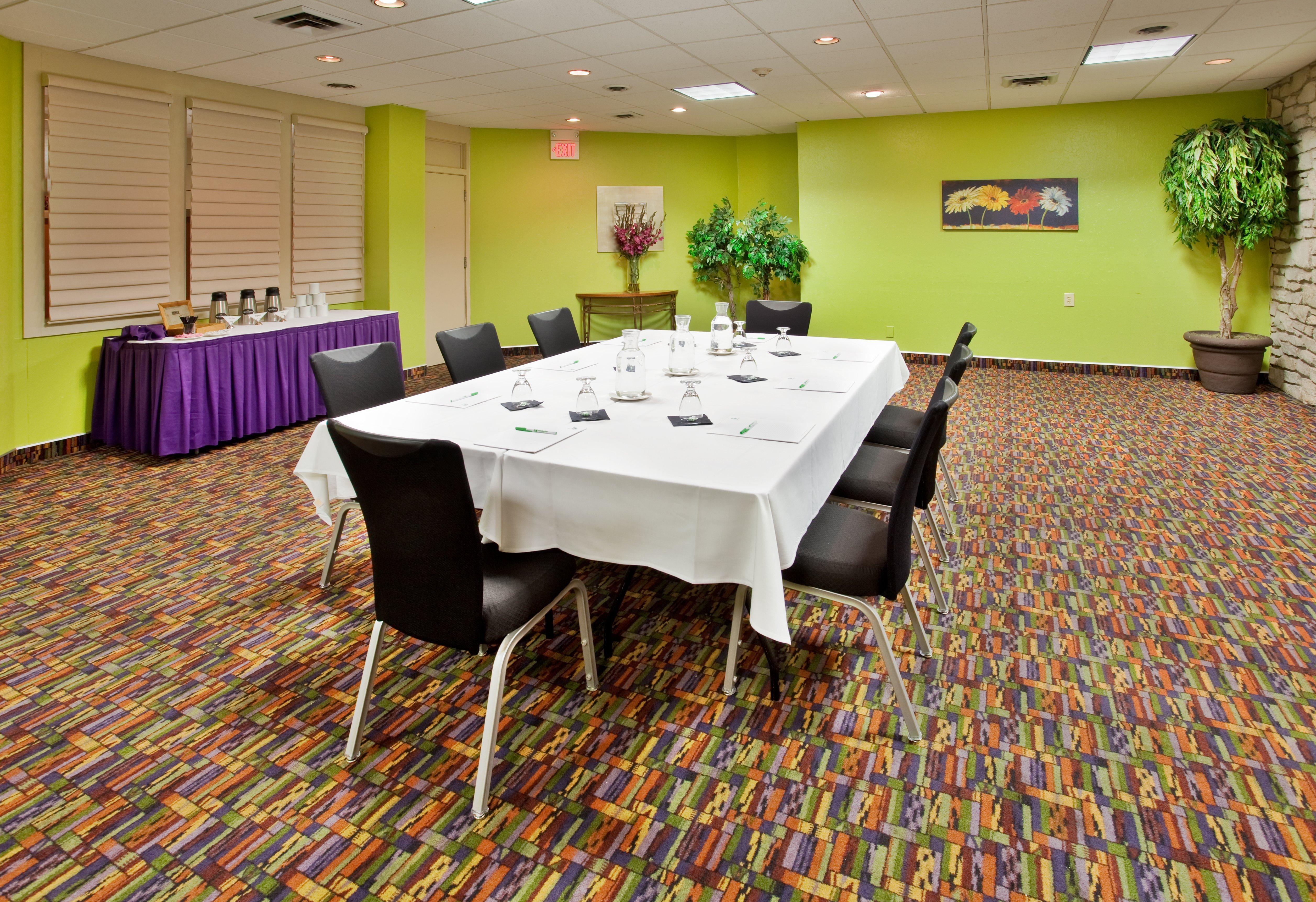 Holiday Inn At The Campus By Ihg Manhattan Esterno foto