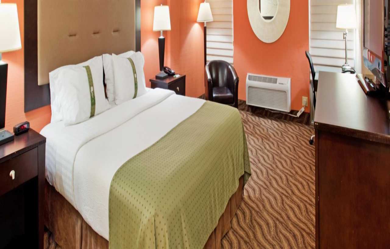 Holiday Inn At The Campus By Ihg Manhattan Esterno foto